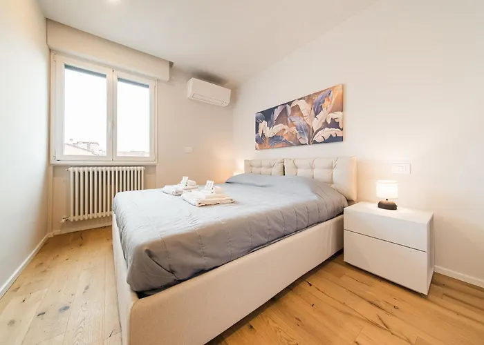 Del Borgo بولونيا