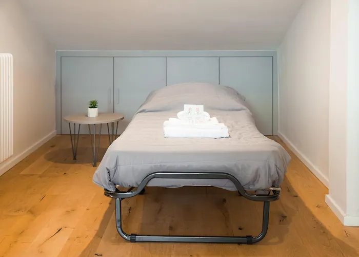 Del Borgo * بولونيا